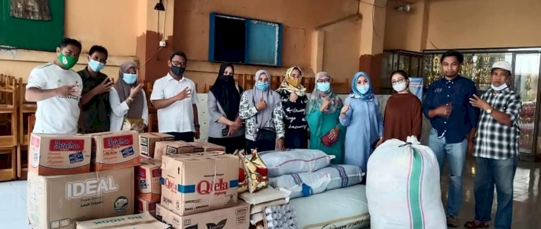 Penggalangan bantuan untuk korban gempa Sulbar dari IKA Smapat Makassar 2003.