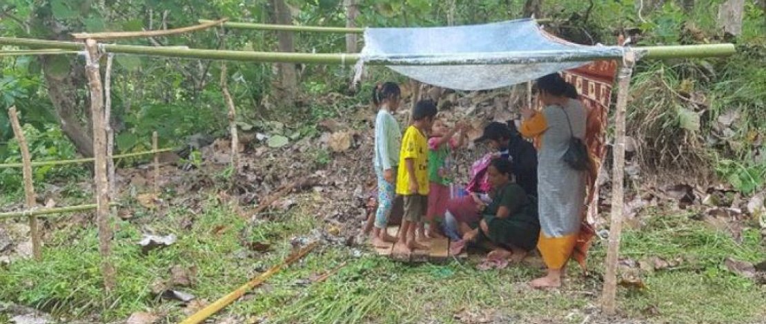 Kondisi tenda pengungsi di Labuang Rano, Tappalang Timur, Mamuju, Sulbar. (Sumber Foto: Detik) 