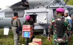 TNI AL Gunakan Helikopter Distribusikan Bantuan Ke Desa Di Pegunungan Majene Yang Terisolir