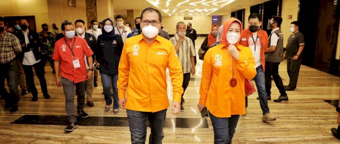 Proses pleno penetapan Danny-Fatma sebagai pemenang Pilwalkot Makassar di Hotel Claro Makassar.