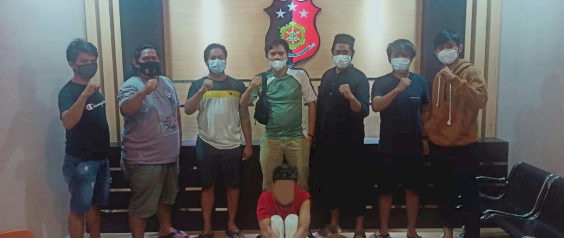 AG (19), diamankan usai memeras tante gadis 16 tahun yang dicabulinya.