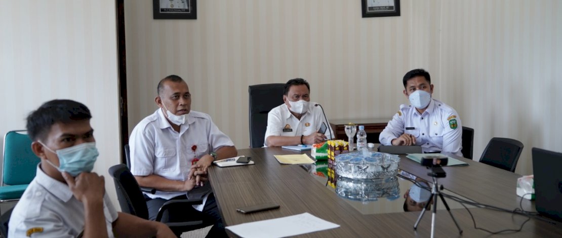 Pj Sekda Luwu, H Sulaiman (kedua kanan), saat mengikuti meeting entry.