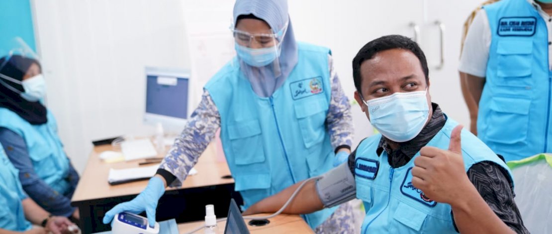 VAKSINASI KEDUA. Wakil Gubernur Sulsel, Andi Sudirman Sulaiman, kembali menjalani vaksinasi Covid-19, Kamis, 28 Januari 2021.