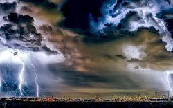 Analisis BMKG, Waspada Potensi Cuaca Ekstrem Sepekan ke Depan