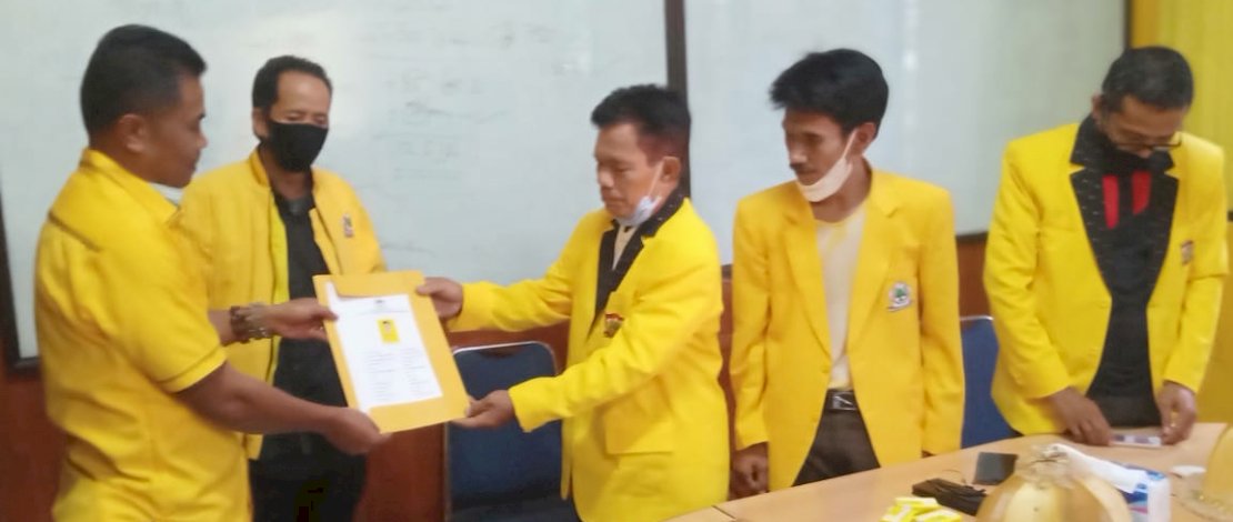 Kembalikan Formulir, Usman Marham Siap Kembalikan Kejayaan Golkar Pinrang