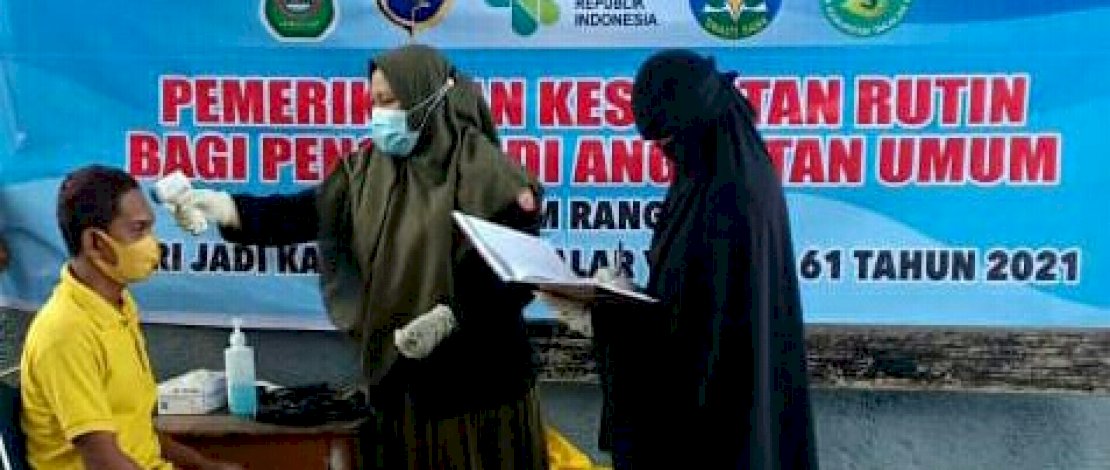 Pemeriksaan kesehatan para sopir angkutan umum di Takalar.