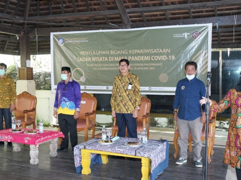 Gandeng Poltekpar Makassar, Dispopar Enrekang Beri Penyuluhan Kepada 50 Pelaku Pariwasta Enrekang