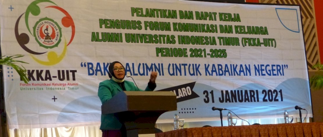 Rektor UIT, Dr. Andi Maryam, M. Kes