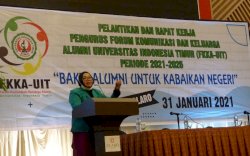Dr. Andi Maryam Resmi Kukuhkan Pengurus FKKA UIT Periode 2021-2025