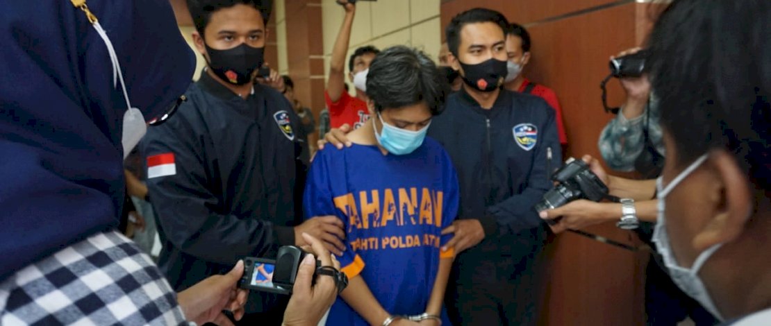 Pelaku OS saat diamankan polisi. IST