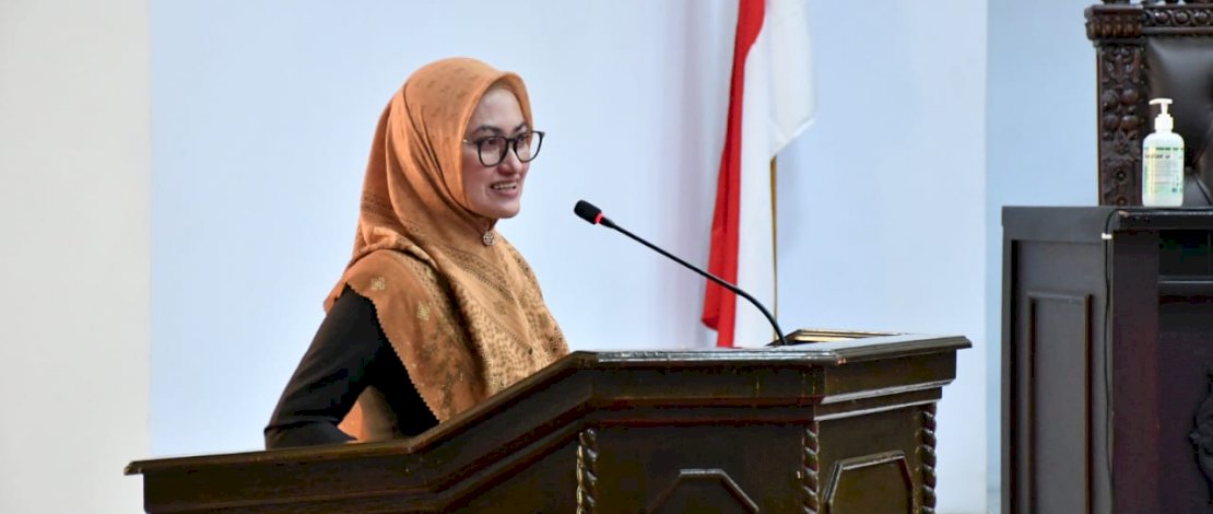 Bupati Luwu Utara Indah Putri Indriani di Ruang Rapat Paripurna DPRD Kabupaten Luwu Utara.
