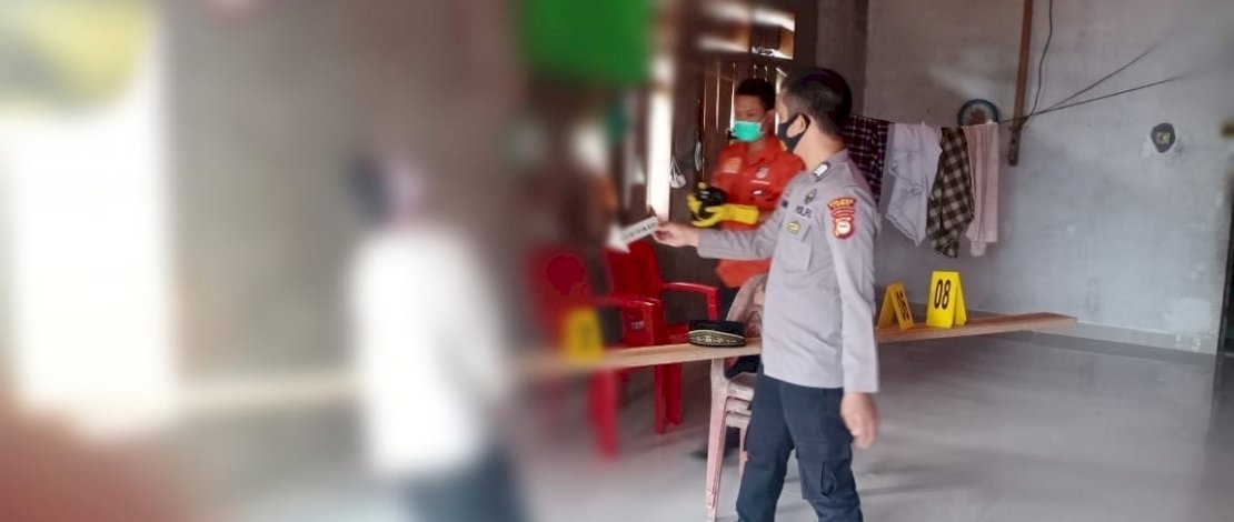 Polisi dari Polres Luwu, melakukan olah TKP.