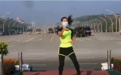 Viral: Wanita Myanmar Senam 'Ampun Bang Jago' Setelah Kudeta Terjadi