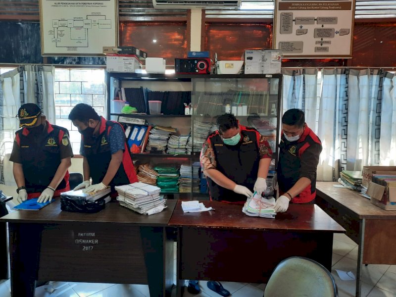 Kejari Geledah Kantor Disnaker Parepare