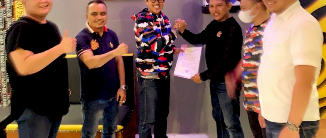 Penyerahan mandat kepada pengurus Garda Nusantara Lutra.