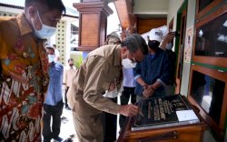 Gubernur Sulsel Resmikan Masjid Al Muslimin di Pusat Pembuatan Kapal Pinisi