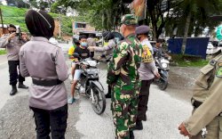 Tidak Pakai Masker Saat Beraktivitas Diwilayah Lutra, Siap-siap Kena Tegur Petugas