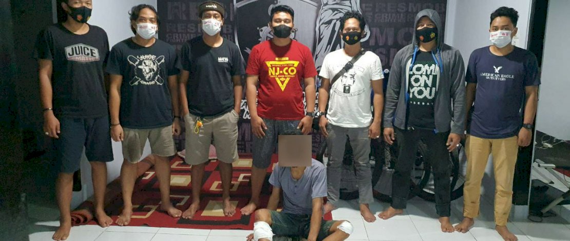 Pelaku tertangkap, serta barang bukti pencurian dan tangkapan layar rekaman CCTV.