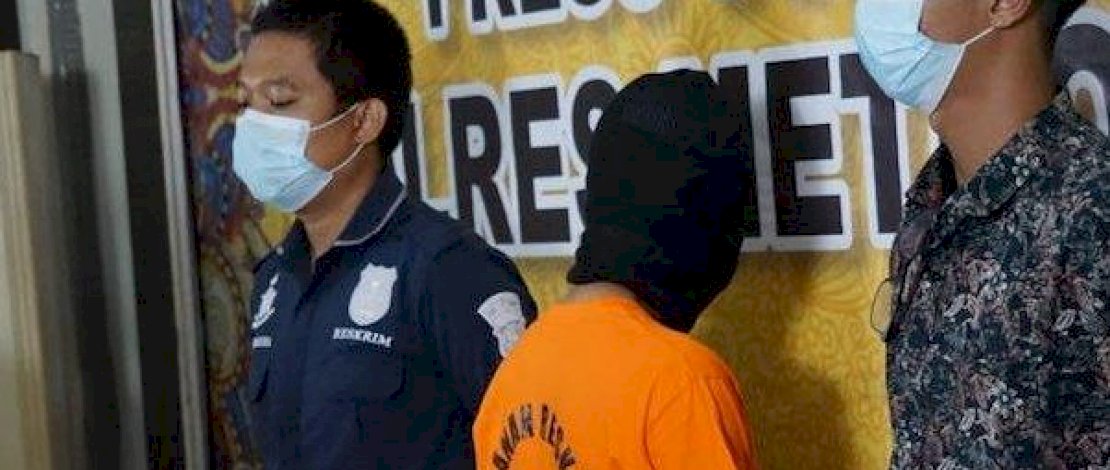 Pelaku saat diamankan di Polres Metro Bekasi.