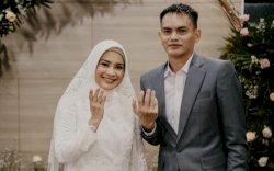 14 Tahun Menjanda, Ikke Nurjanah Dinikahi Karlie Fu