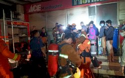 BREAKING NEWS: Mall Panakukang Terbakar, Api Sudah Menjalar Naik ke Lantai 2