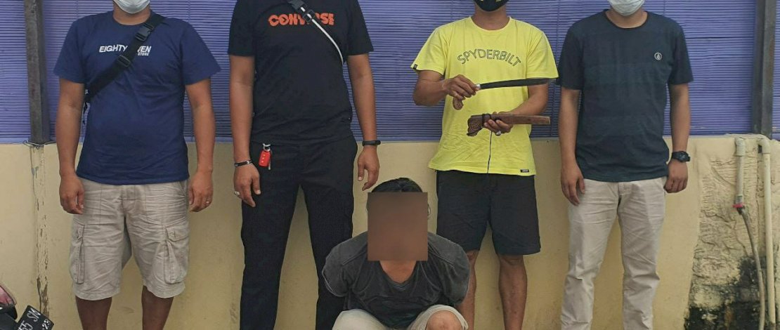 Unit Resmob Satreskrim Polres Pinrang, membekuk RD, pelaku penganiayaan di Pinrang. Unit Resmob Satreskrim Polres Pinrang, membekuk RD, pelaku penganiayaan di Pinrang.