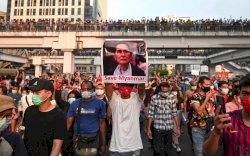 Ribuan Orang Myanmar Memprotes Kudeta dan Pembatasan Internet