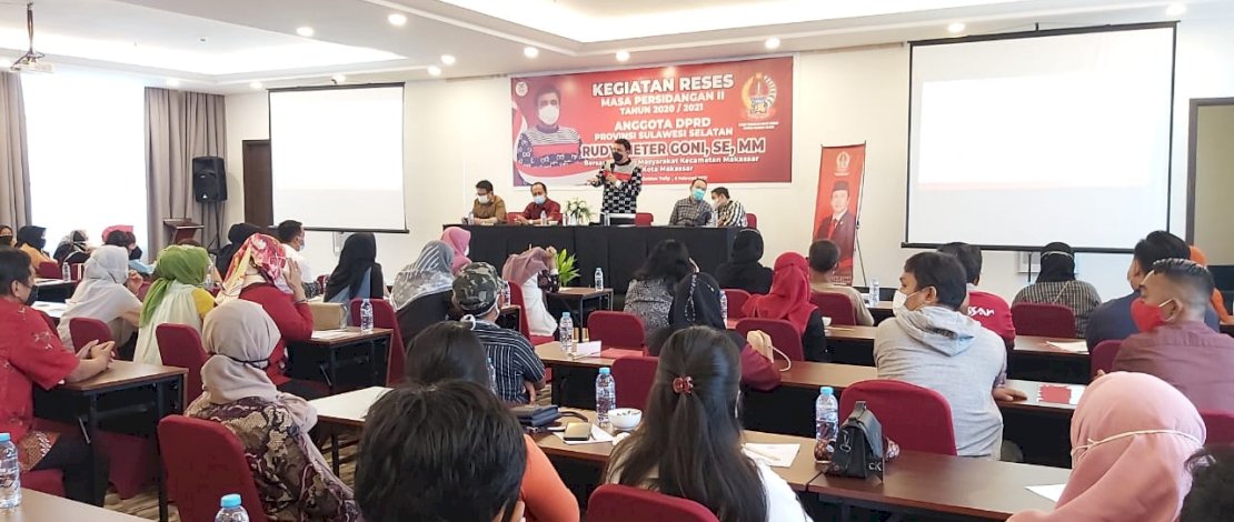 Reses di Kec Makassar, Warga Pertanyakan Kenaikan PBB ke RPG Reses di Kec Makassar, Warga Pertanyakan Kenaikan PBB ke RPG