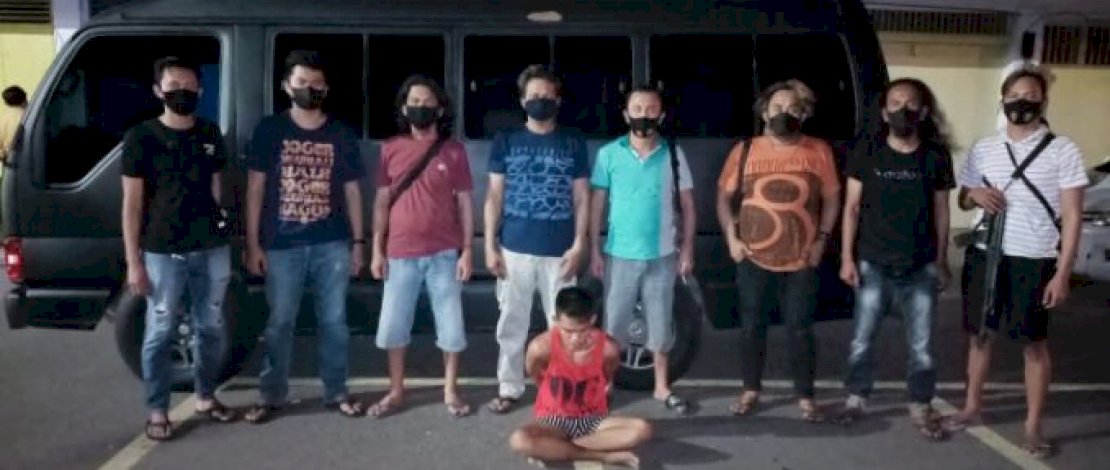Anto saat diamankan Resmob Polres Parepare dan Resmob Polres Bone, beserta barang bukti. 
