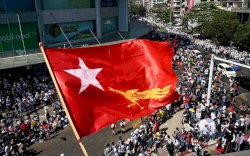 Seorang Wanita Ditembak Saat Demo di Myanmar, Kondisinya Kritis