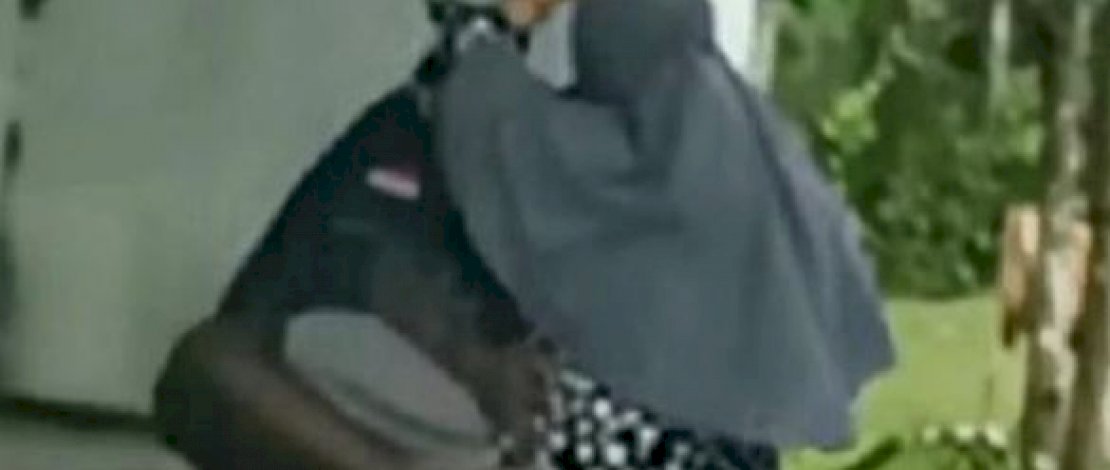 Tangkapan layar video mesum, diduga di gerbang masuk Bantimurung. Tangkapan layar video mesum, diduga di gerbang masuk Bantimurung.