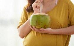 Benarkah Minum Air Kelapa Saat Hamil Bikin Bayi Putih?