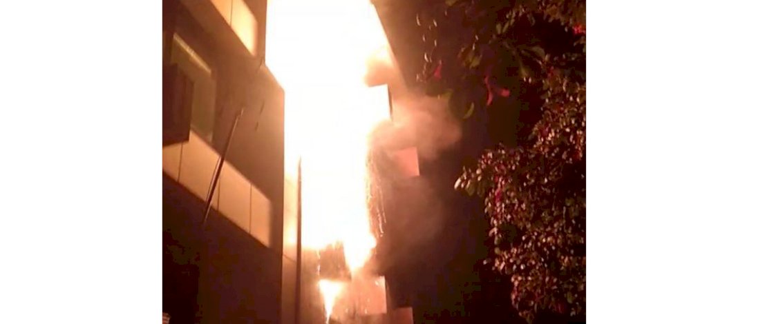 Sempat Merambat ke Lantai Atas, Api di Bank BTN Kajaolalido Sudah Padam