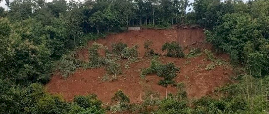 Penampakan longsor di Nganjuk yang menimbun 21 orang. (Foto: Detik).