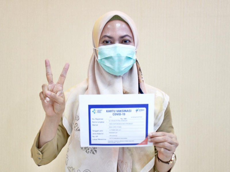 Usai Disuntik Vaksin Covid-19 Dosis Kedua, Bupati Titip Harapan kepada Nakes di Luwu Utara