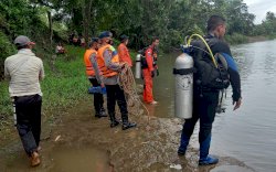Seorang Remaja Tenggelam di Sungai Libureng, Tim SAR Batalyon C Pelopor Dan Basarnas Bone Terjunkan Penyelam