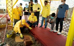 Taufan Pawe Letakan Batu Pertama Pembangunan Kantor Golkar Takalar