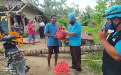 Blue Helmet Salurkan Bantuan Logistik untuk Korban Angin Puting Beliung di Luwu