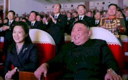 Setahun Tak Terlihat, Istri Kim Jong Un Muncul di Depan Umum
