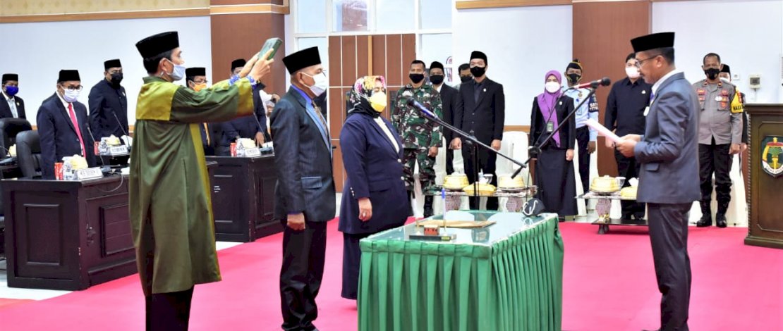 DPRD Lutra Lantik Mantan Penyuluh Pertanian Jadi Anggota PAW
