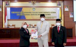 Adnan Serahkan Tugas PLH Bupati Gowa ke Kamsina