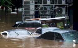 Begini Penampakan Banjir di Kemang Jakarta, Mobil Cuma Kelihatan Atapnya