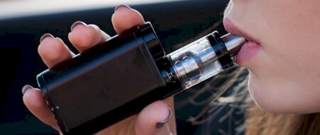 Ngevape Ternyata Bisa Bikin Gigi Kuning