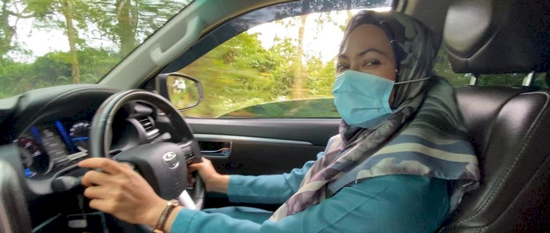 Indah Putri Indriani nyetir sendiri