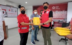 PMI Takalar kebagian bantuan APD dari PMI Sulsel