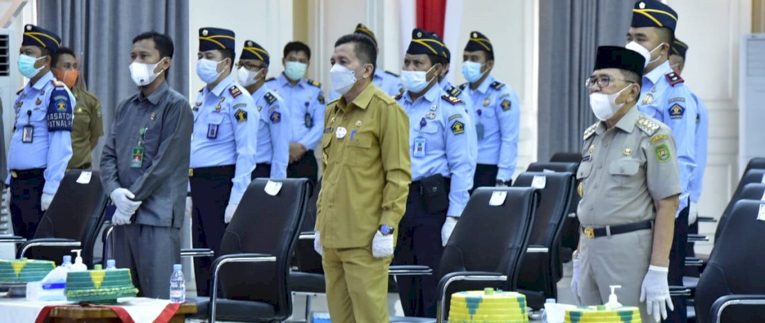 Pelaksana Harian (Plh) Bupati Luwu Utara, Armiadi, usai menghadiri Deklarasi Janji Kinerja dan Komitmen Bersama Pencanangan Pembangunan Zona Integritas menuju WBK dan WBBM 2021, di Aula Pertemuan Ratona Kantor Wali Kota Palopo, Senin (22/2/2021)