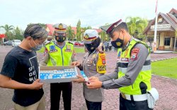 Satlantas Polres Pinrang Tes Narkoba dengan Metode Drugwipe