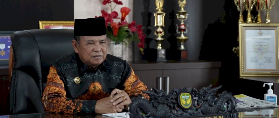 Bupati Luwu, H Basmin Mattayang.