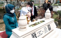 Usai Dilantik, Adnan-Kio Ziarah ke Makam Ichsan Yasin Limpo