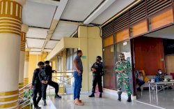 Bupati Soppeng Dilantik, Satu Regu Brimob Bone Amankan Kantor Bupati